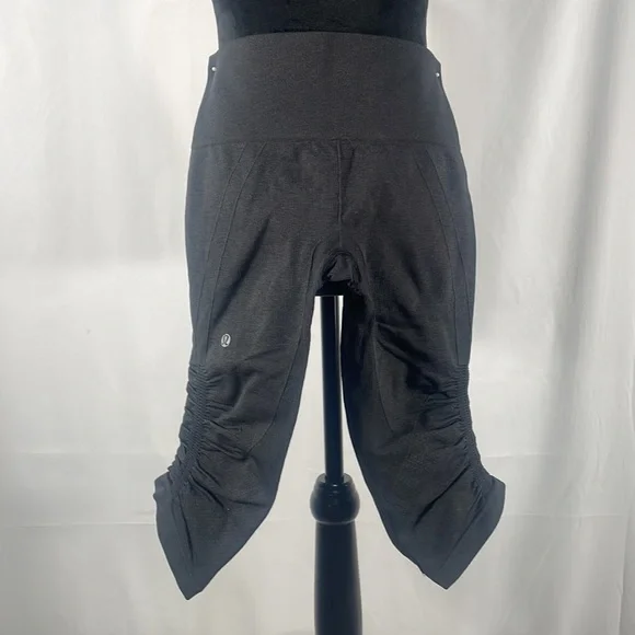 Lululemon Grey, Ebb to street crop leggings,seamless, Small, Size 4 - Picture 2 of 5